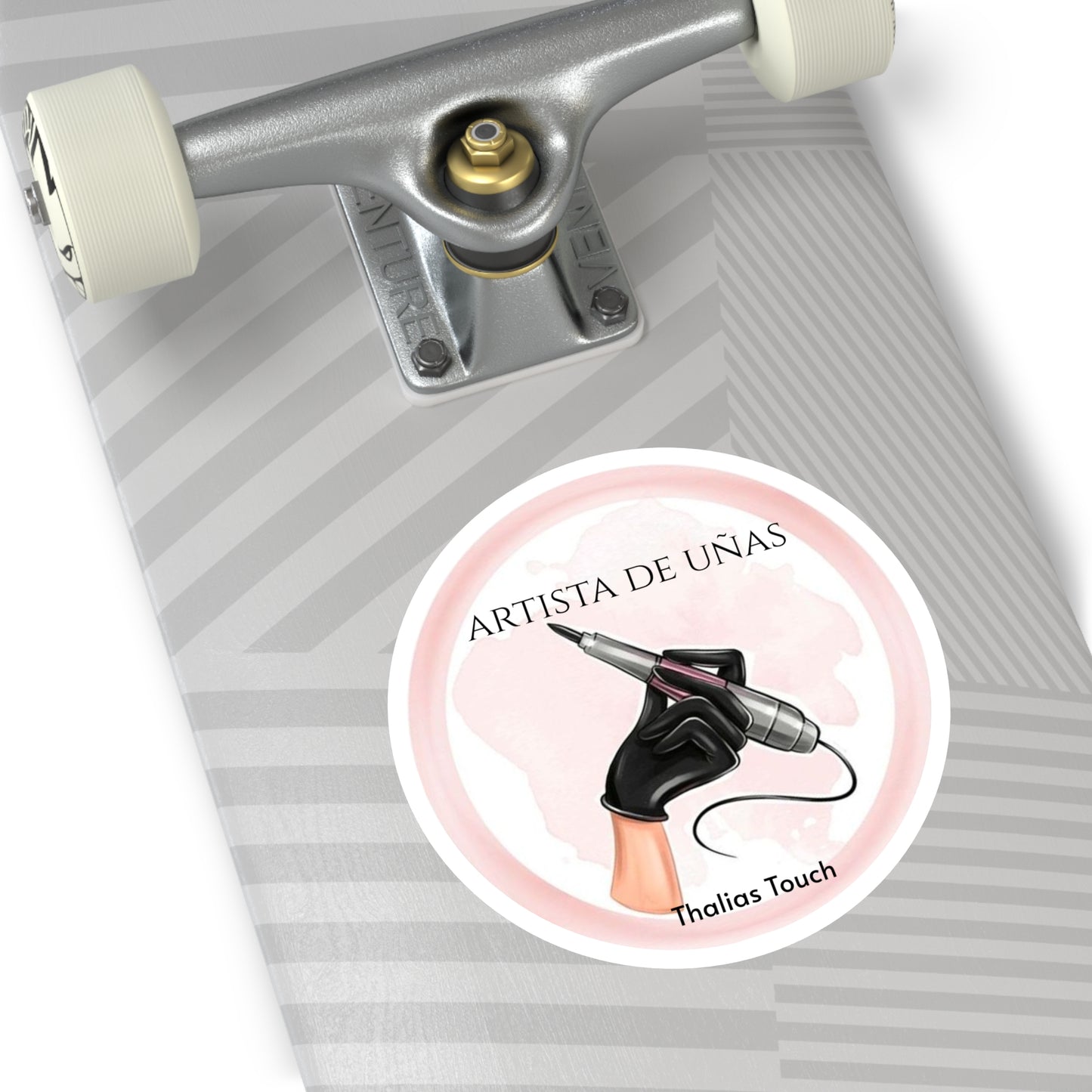 Sticker Redondo, Mano de Técnica, Rosa y Blanco, Artista de Uñas